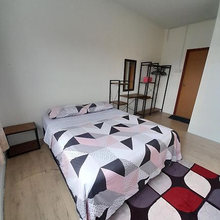 Adinda Homestay Kuala Terengganu Exteriör bild